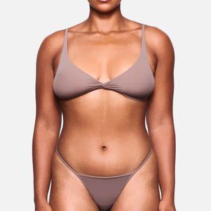 SKIMS FITS EVERYBODY SKIMPY SCOOP BRALETTE 4X